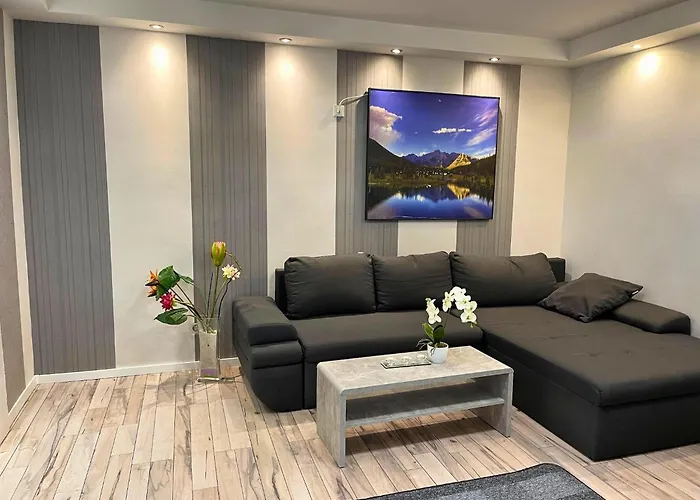 First-floor In * ترير